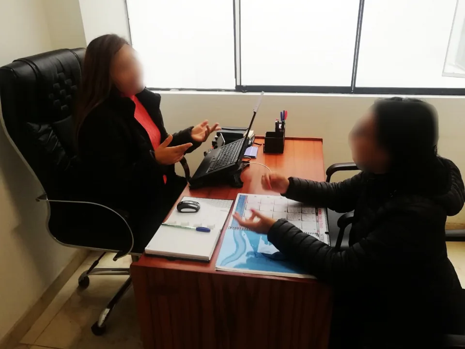 Atención personalizada de una consulta de investigación privada
